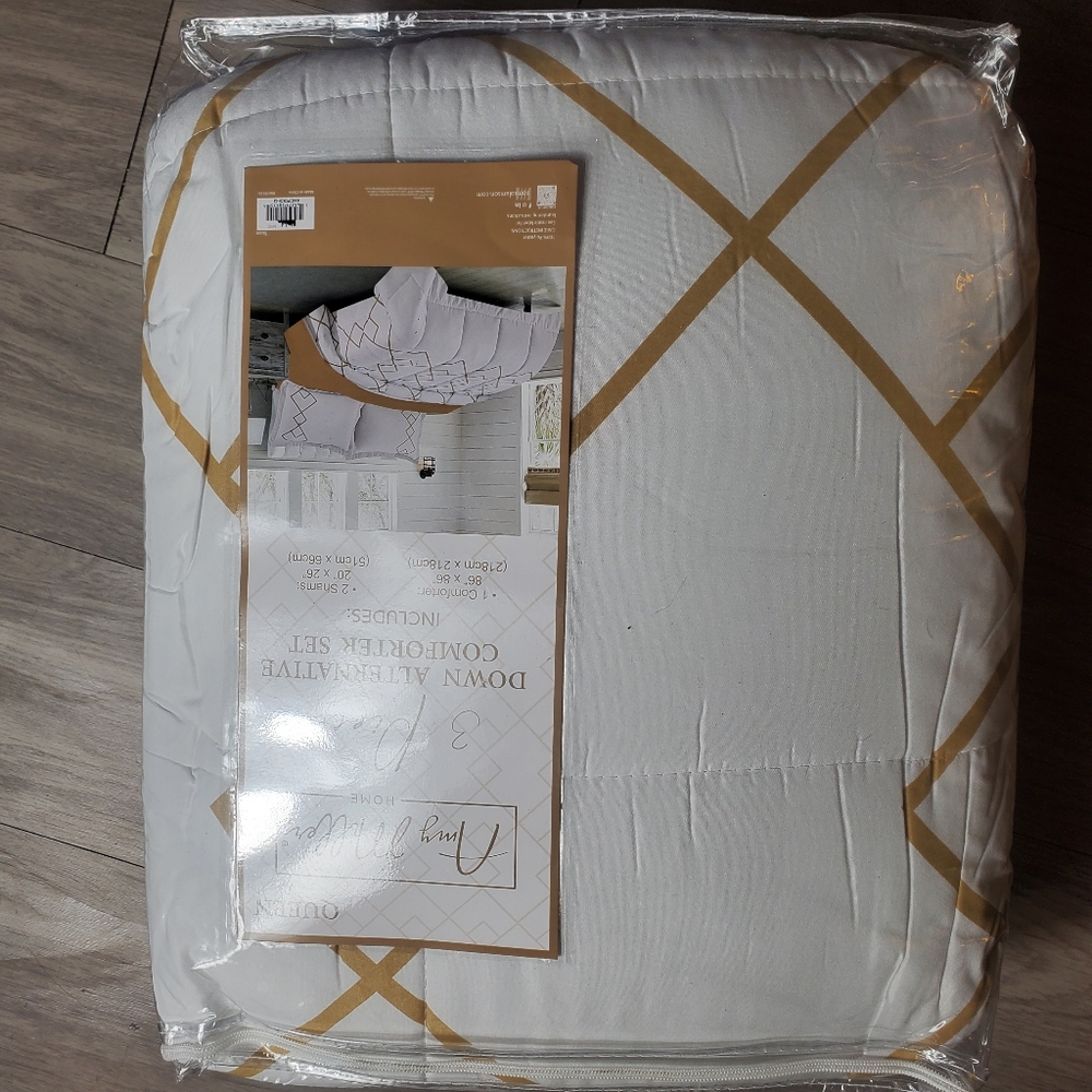 Amy Miller 3 Piece Down Alternative Comforter Set Queen White - Picture 2 of 2